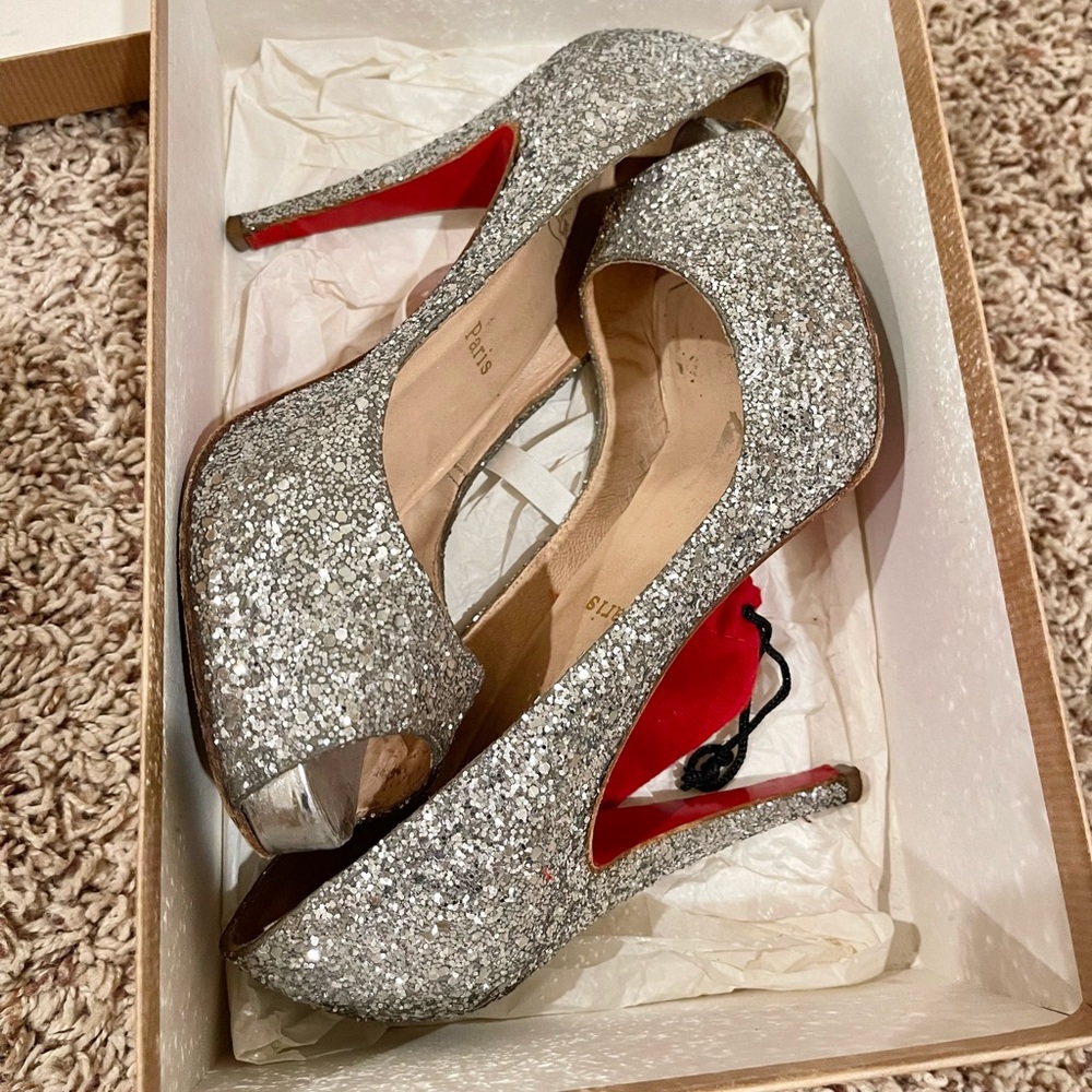 Christian Louboutin Silver Glitter Lady Peep toe Pumps Size 38.5